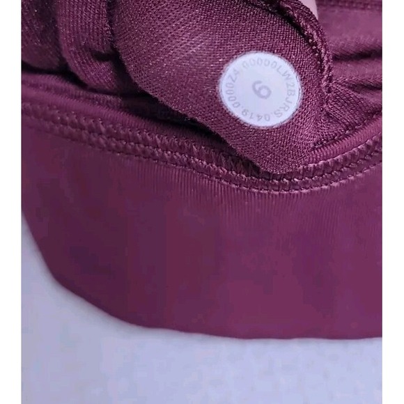 Lululemon 6 Breathe it In Bra *Medium Support - Picture 7 of 7